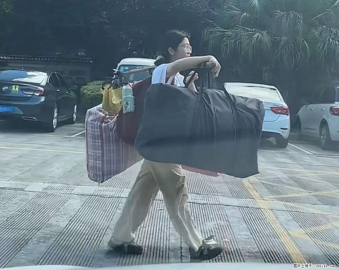 全网追的“扁担女孩”，找了一份暑假工，时薪12元 - 崇左生活资讯 - 崇左28生活网 chongzuo.28life.net